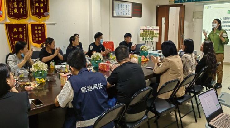 试点项目已经形成由居委、楼长、物业三方联动的每周定期议事协商议事会机制